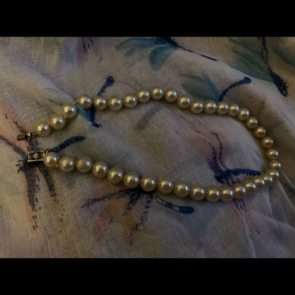 Vintage Pearl Choker - Picture 3 of 3